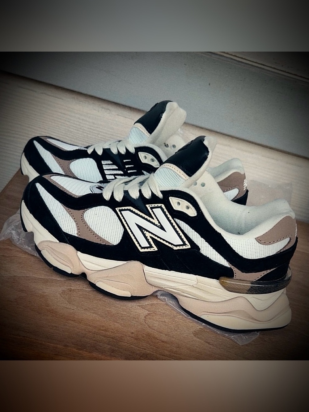 New Balance 9060 Women’s Size 8 - NEW!